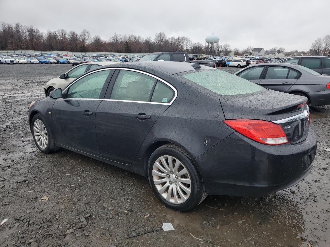 2011 Buick Regal - Image 2