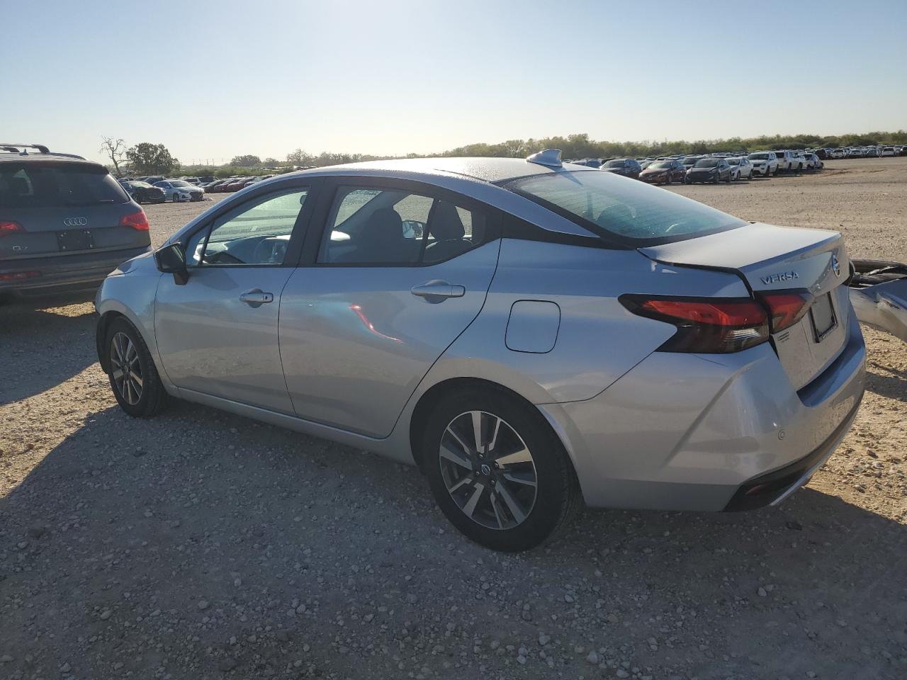 2021 Nissan Versa - Image 2