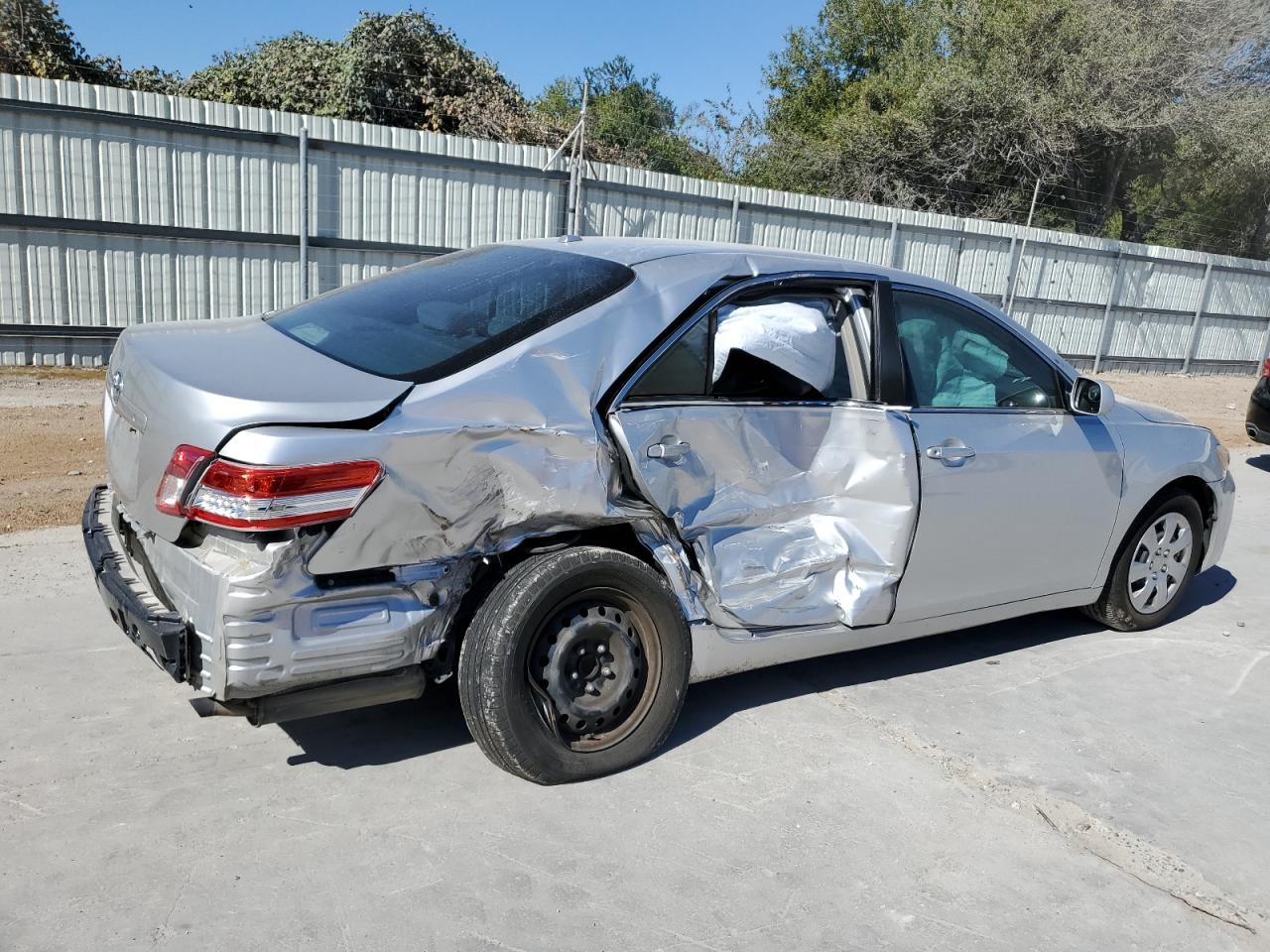 2010 Toyota Camry - Image 3