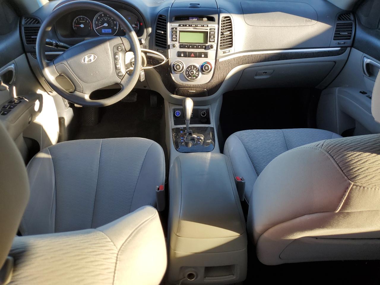 2009 Hyundai Santa Fe - Image 8