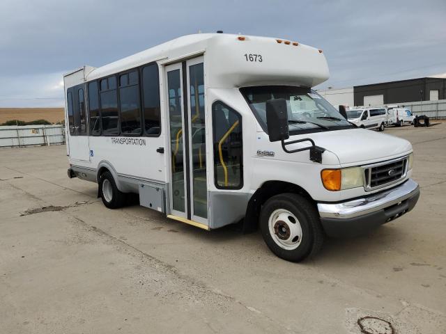 2007 Ford Econoline E450 Super Duty Cutaway Van