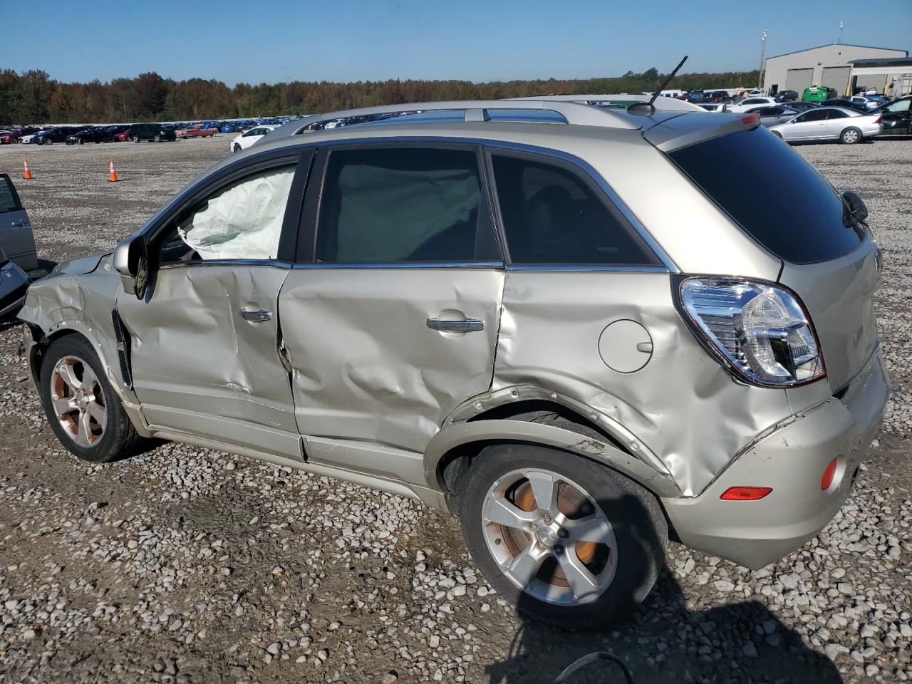 2014 Chevrolet Captiva - Image 2