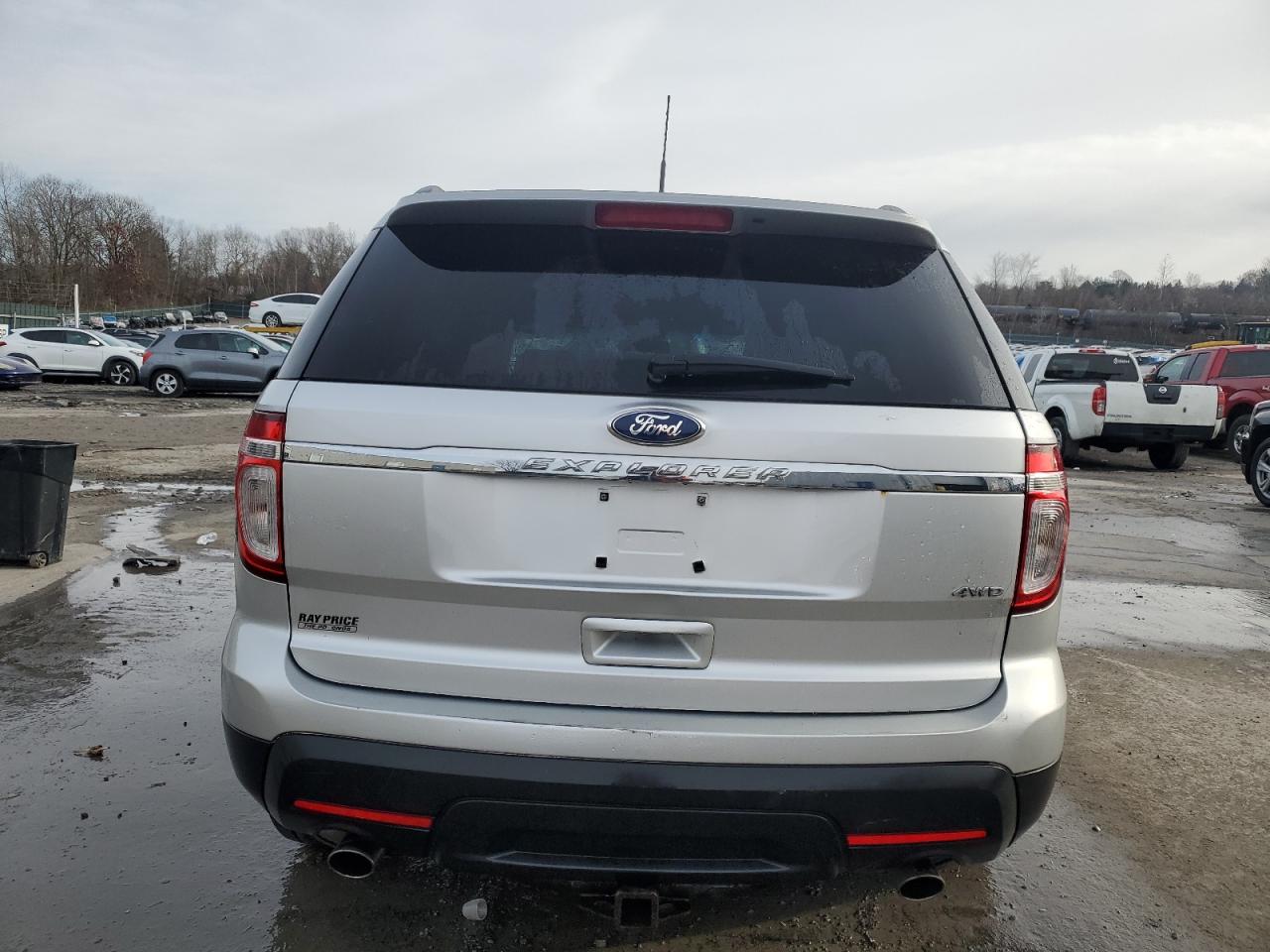 2012 Ford Explorer - Image 6