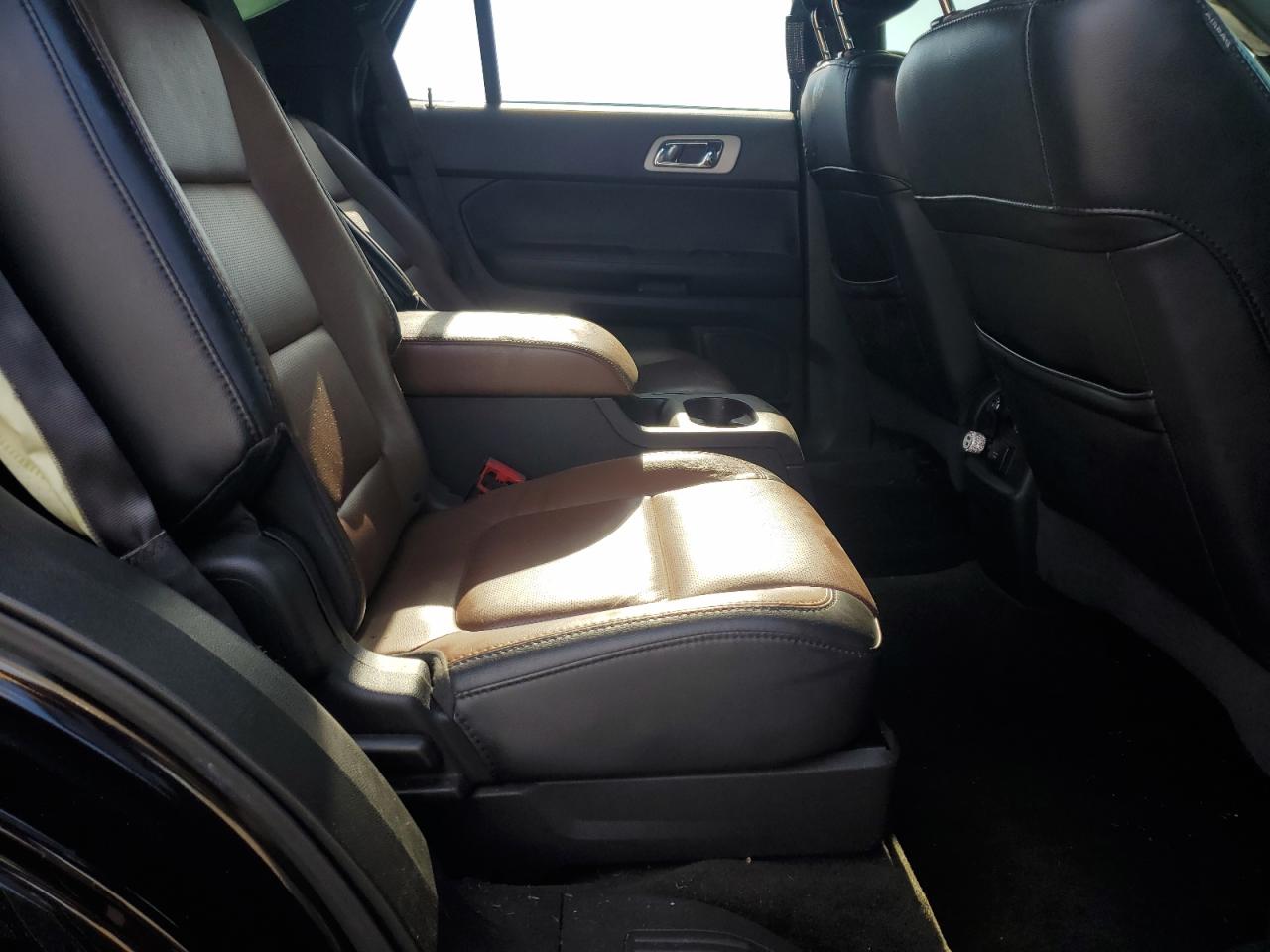 2014 Ford Explorer - Image 10