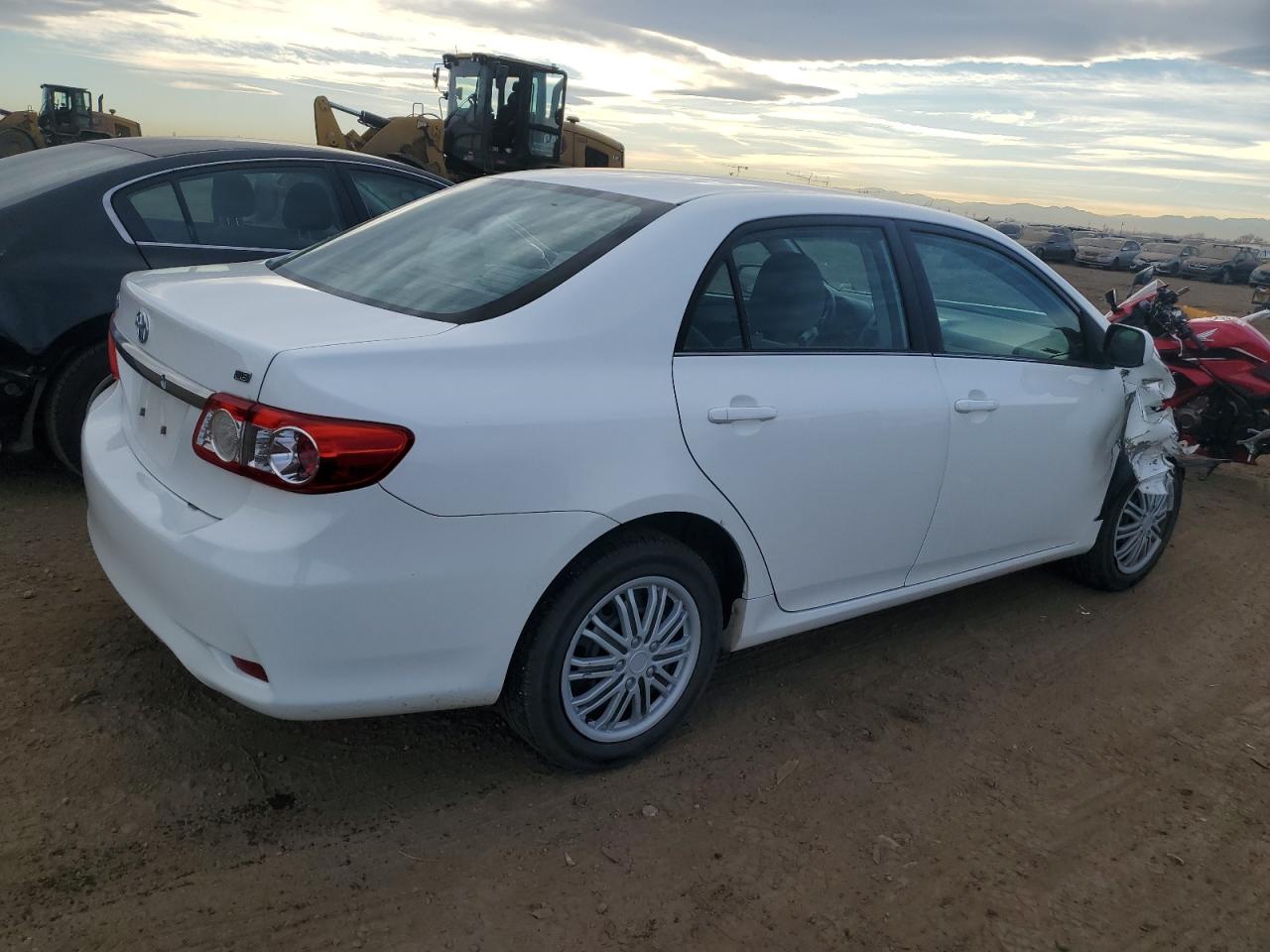 VIN 5YFBU4EE4DP174030 2013 TOYOTA COROLLA no.3