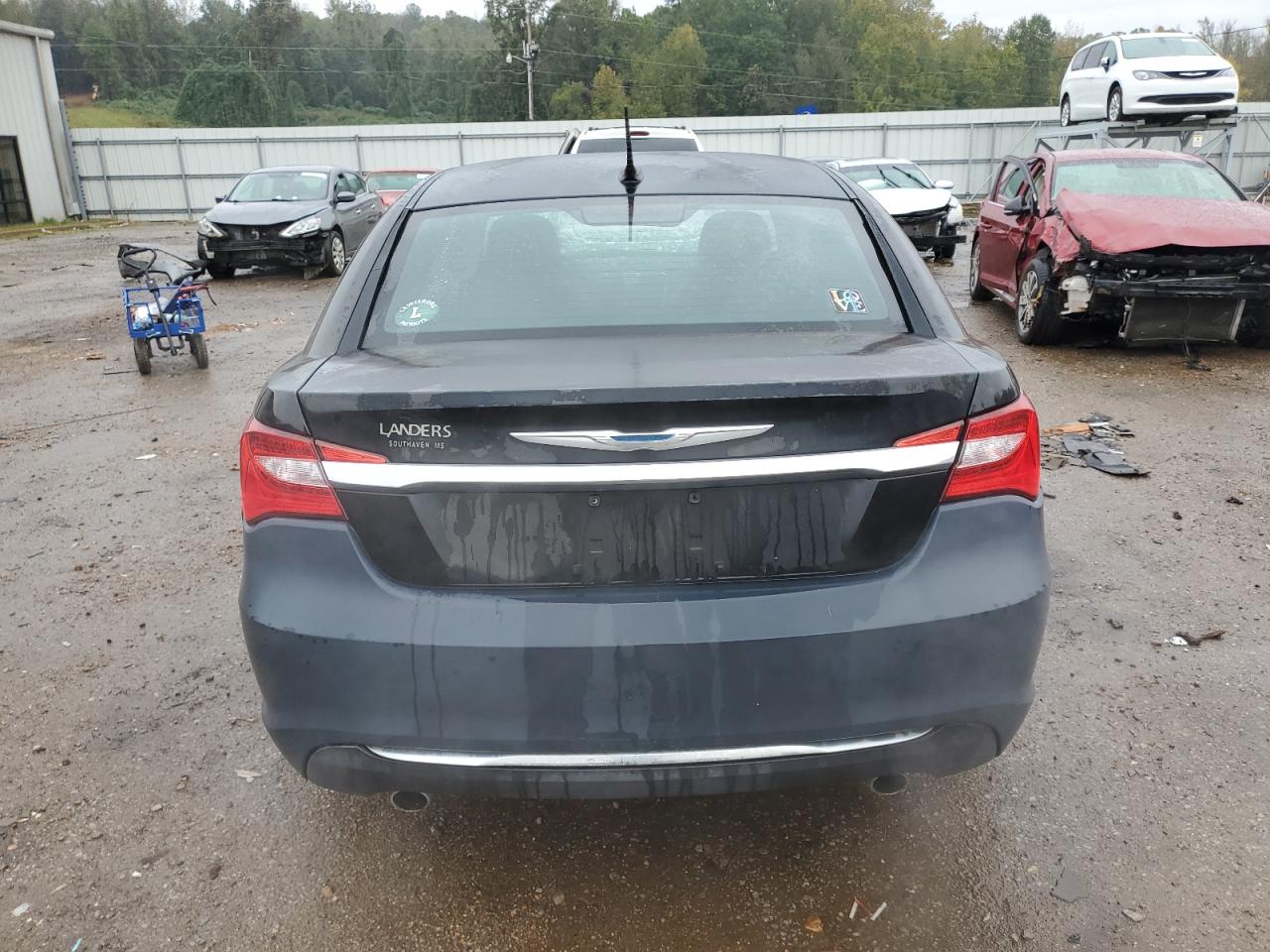2013 Chrysler 200 - Image 6
