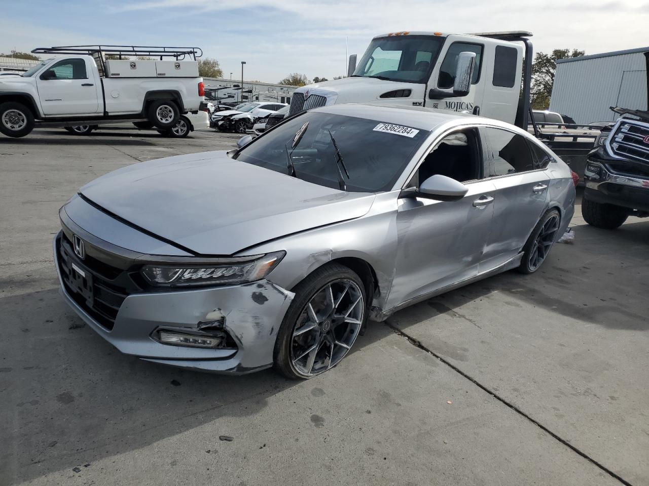 VIN 1HGCV1F30JA009770 2018 HONDA ACCORD no.1