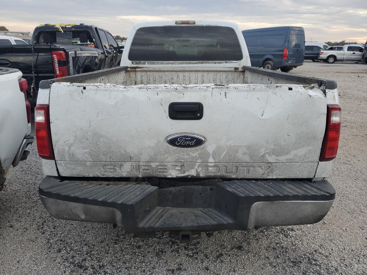 2010 Ford F350 - Image 6