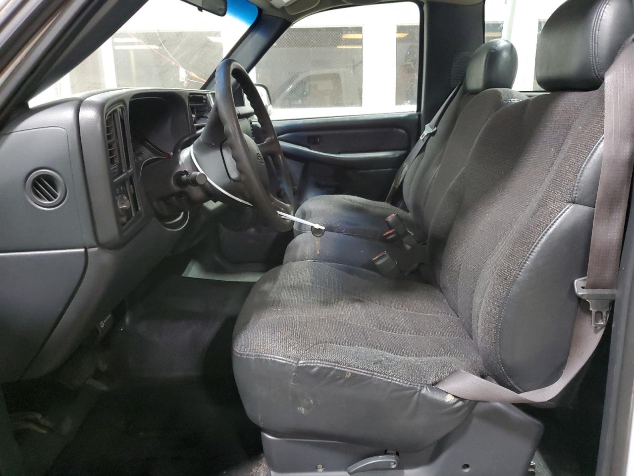 2000 Chevrolet Silverado - Image 7