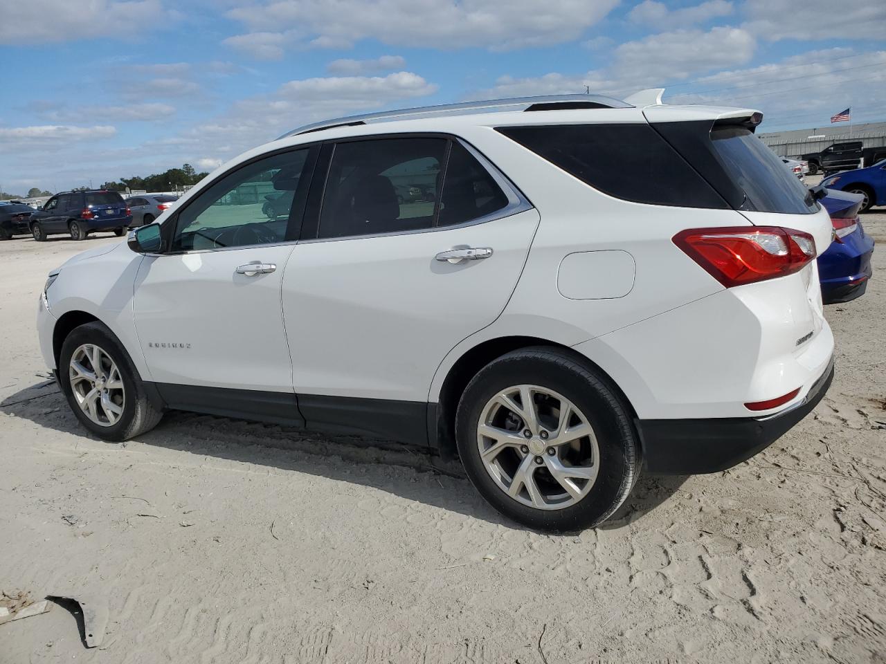 2019 Chevrolet Equinox - Image 2