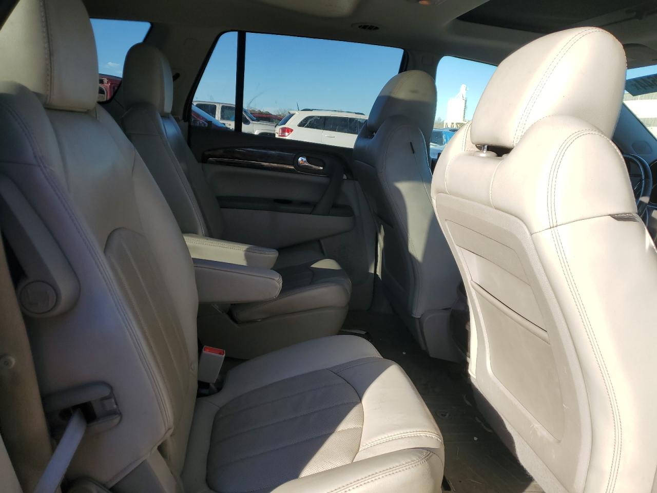 2017 Buick Enclave - Image 11