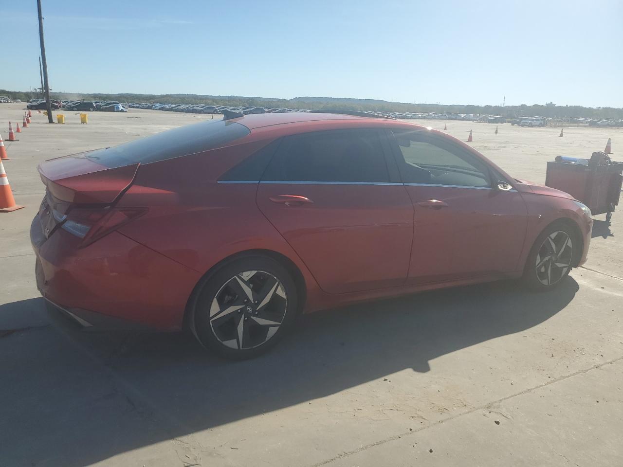 2021 Hyundai Elantra - Image 3