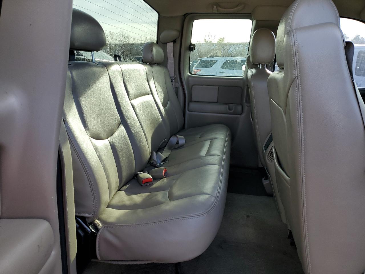2004 GMC Sierra - Image 10