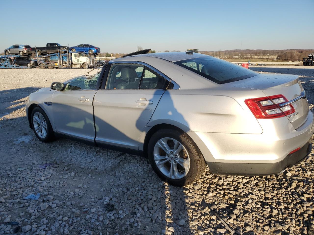 2015 Ford Taurus - Image 2