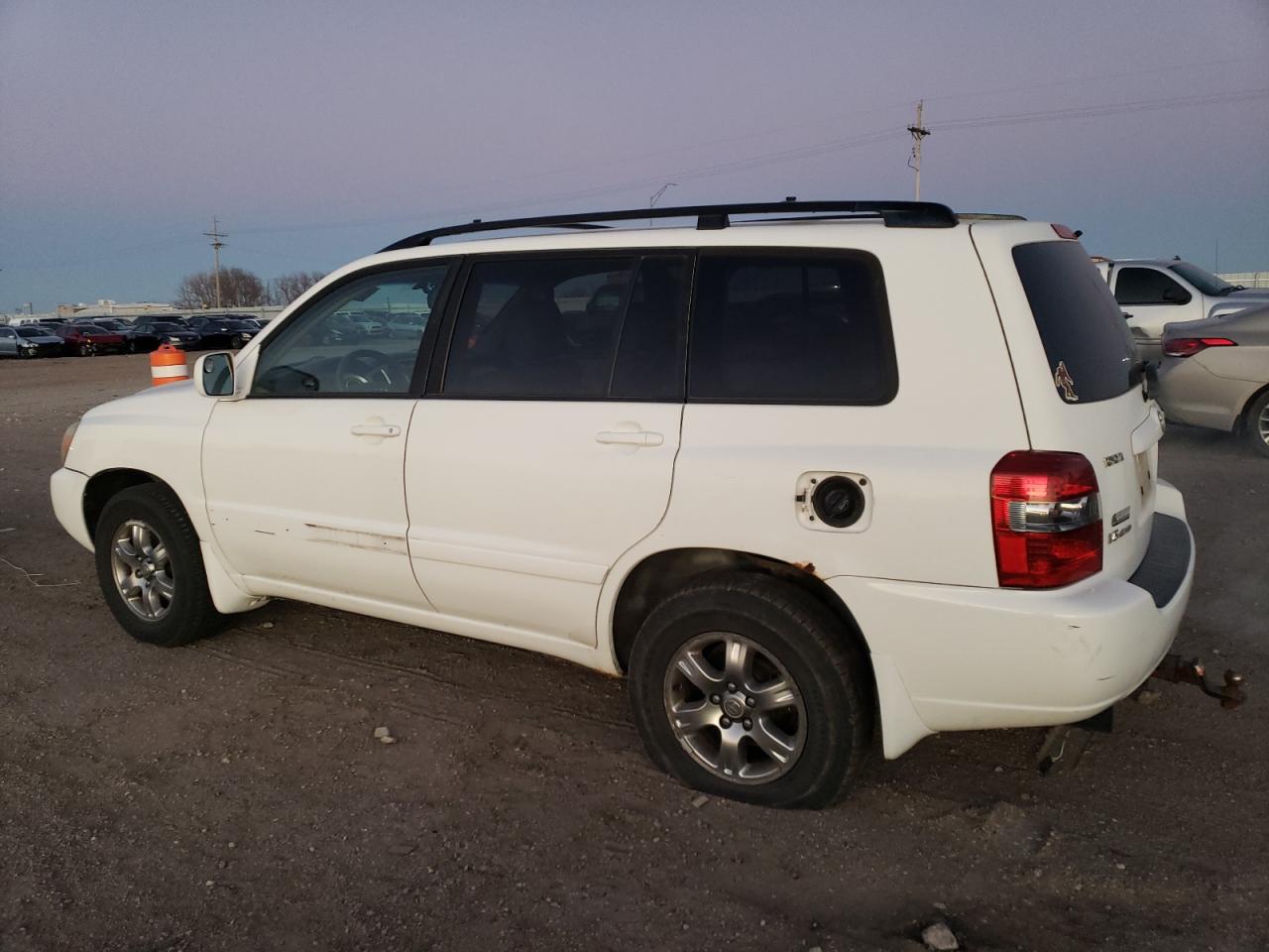 2005 Toyota Highlander - Image 2