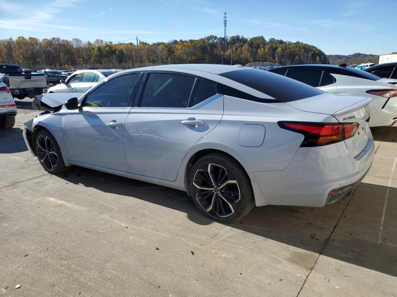 2024 Nissan Altima - Image 2