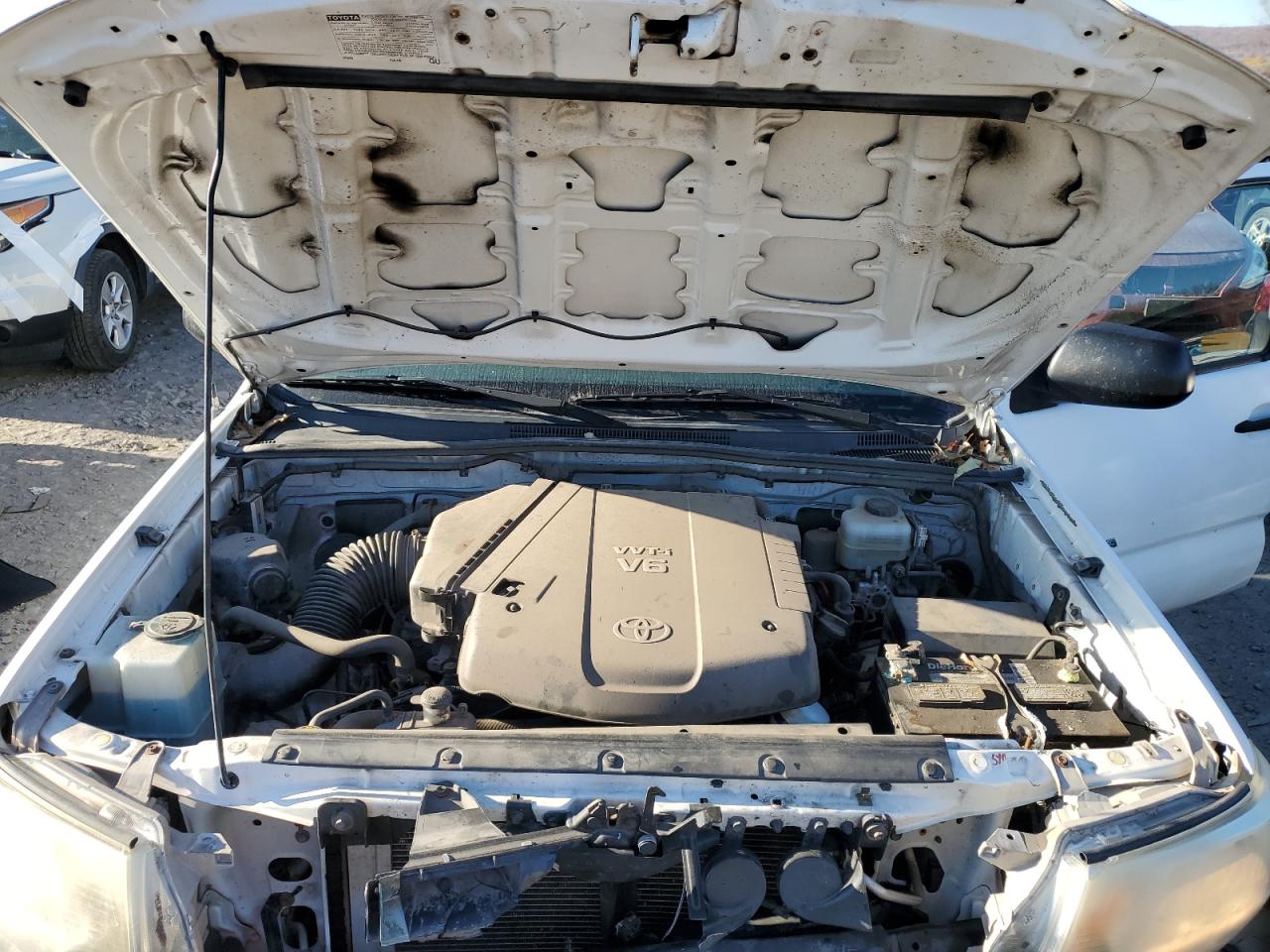 2012 Toyota Tacoma - Image 11