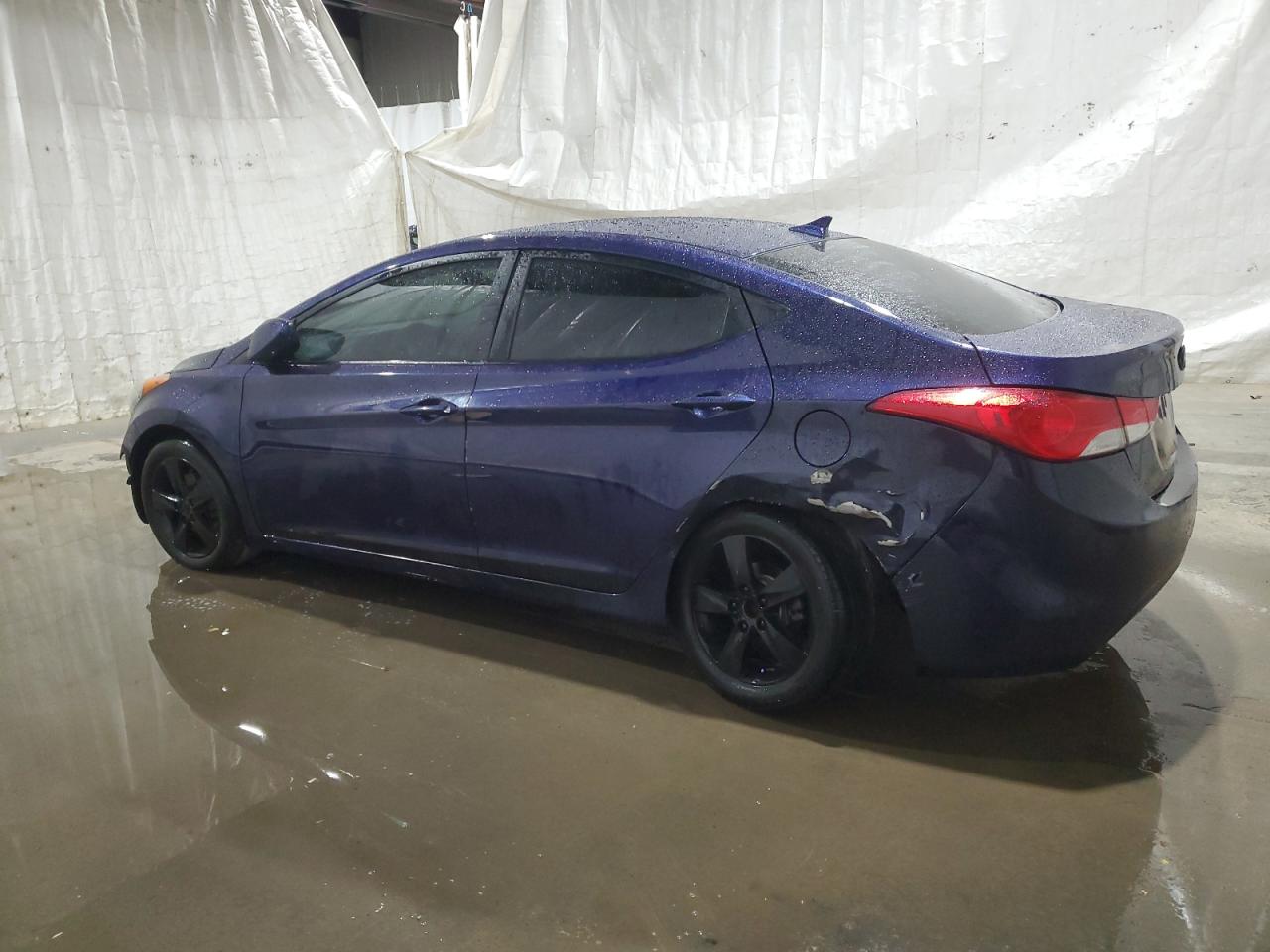 2011 Hyundai Elantra - Image 2