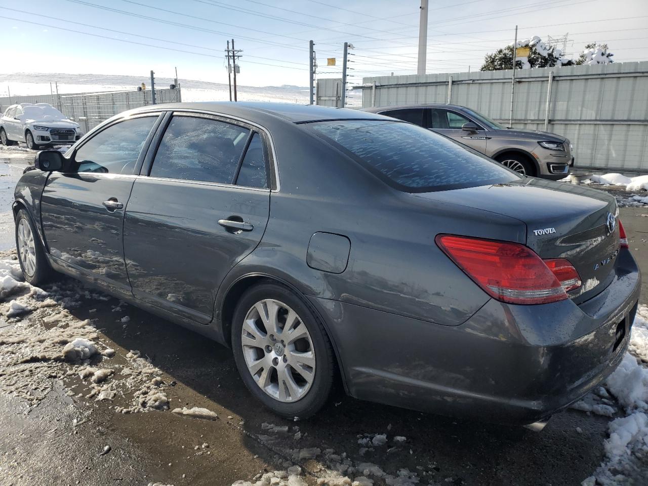 2008 Toyota Avalon - Image 2