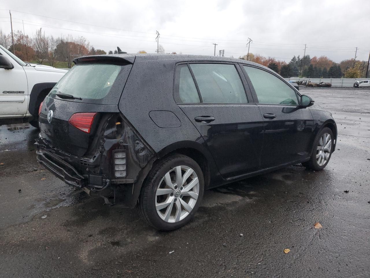 2019 Volkswagen Golf - Image 3