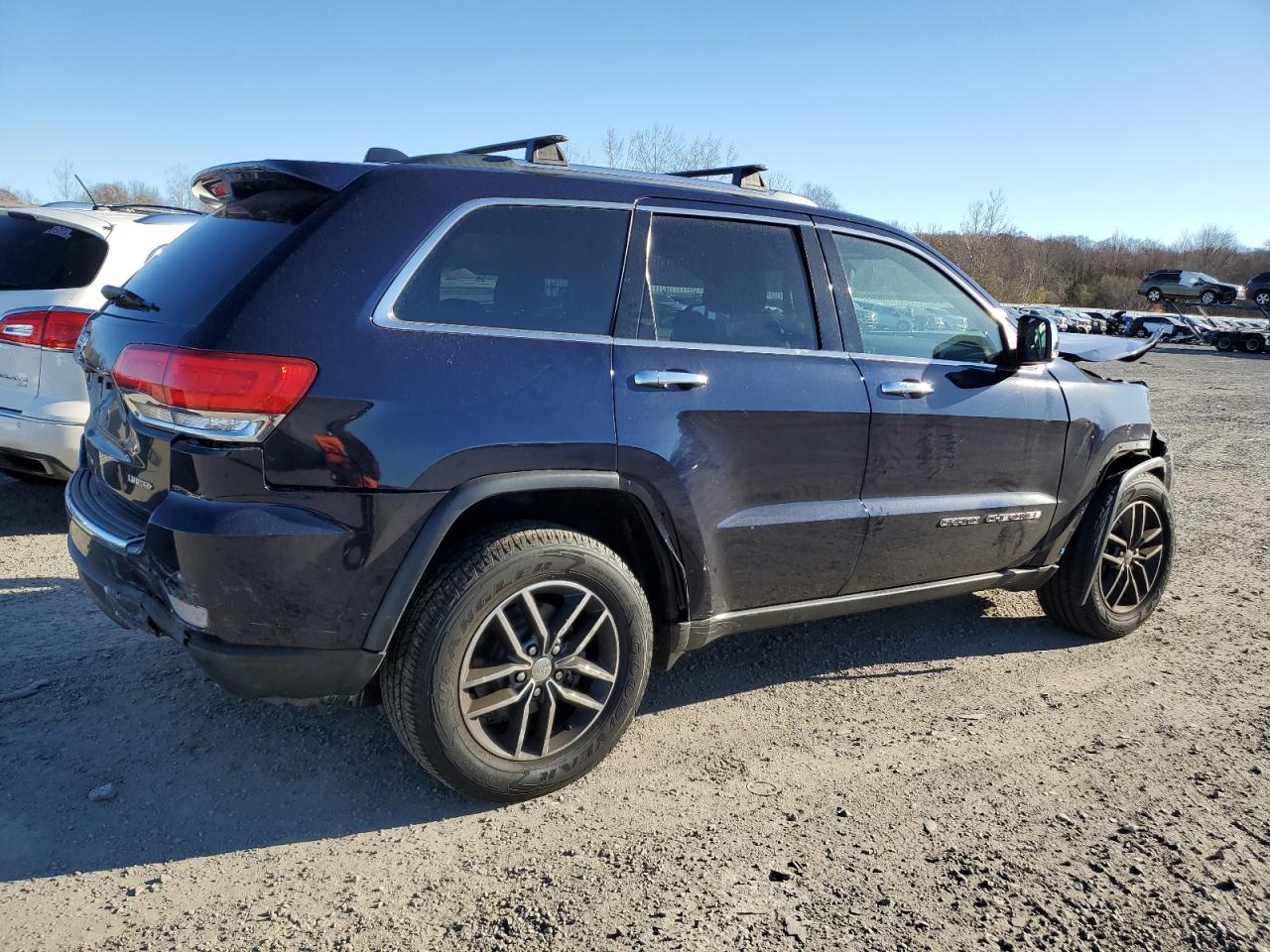 2017 Jeep Grand Cherokee - Image 3
