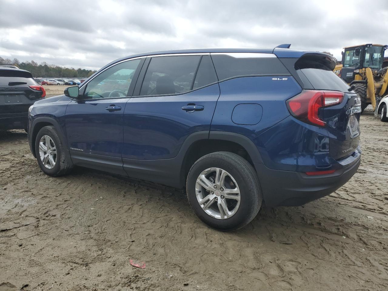 2022 GMC Terrain - Image 2