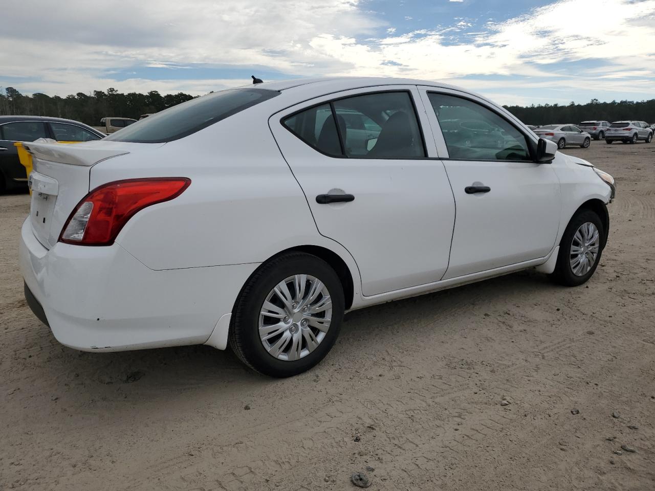 2017 Nissan Versa - Image 3