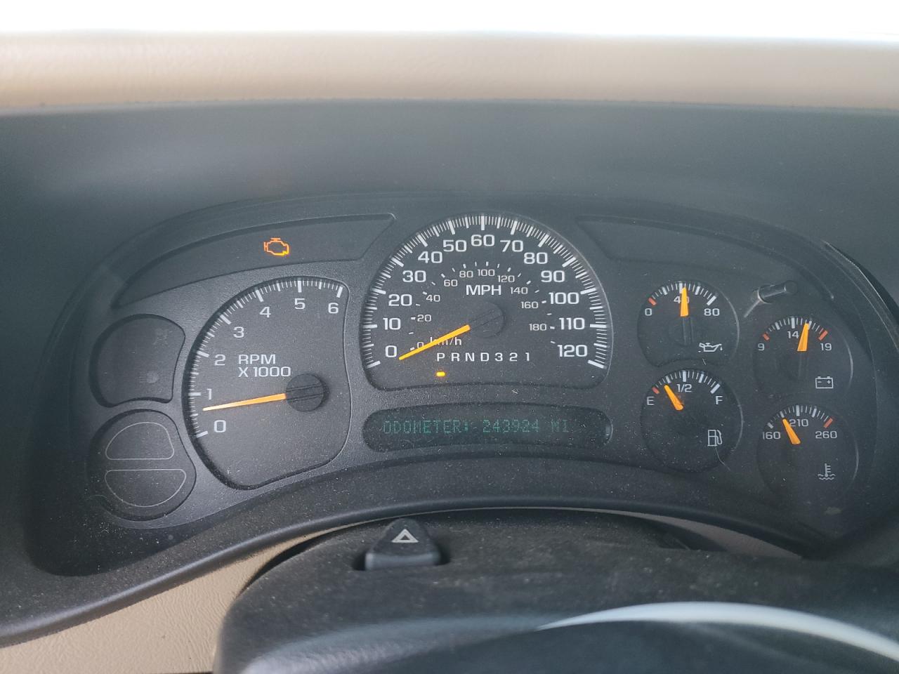 2006 Chevrolet Silverado - Image 9