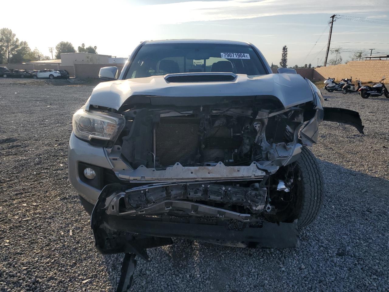 2016 Toyota Tacoma - Image 5