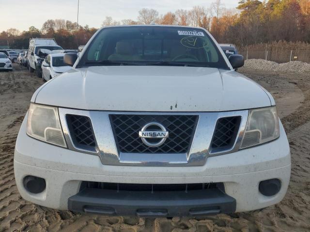 Pickups NISSAN FRONTIER 2016 White