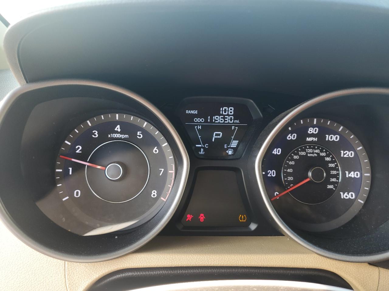 2013 Hyundai Elantra - Image 9