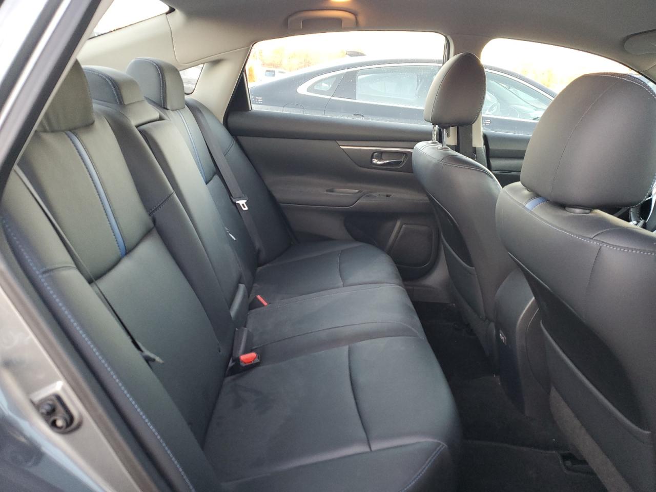 2018 Nissan Altima - Image 10