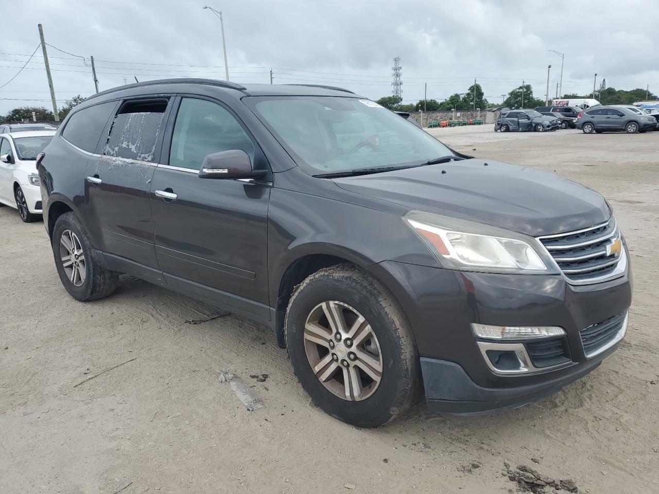 VIN 1GNKVHKD1HJ192406 2017 CHEVROLET TRAVERSE no.4