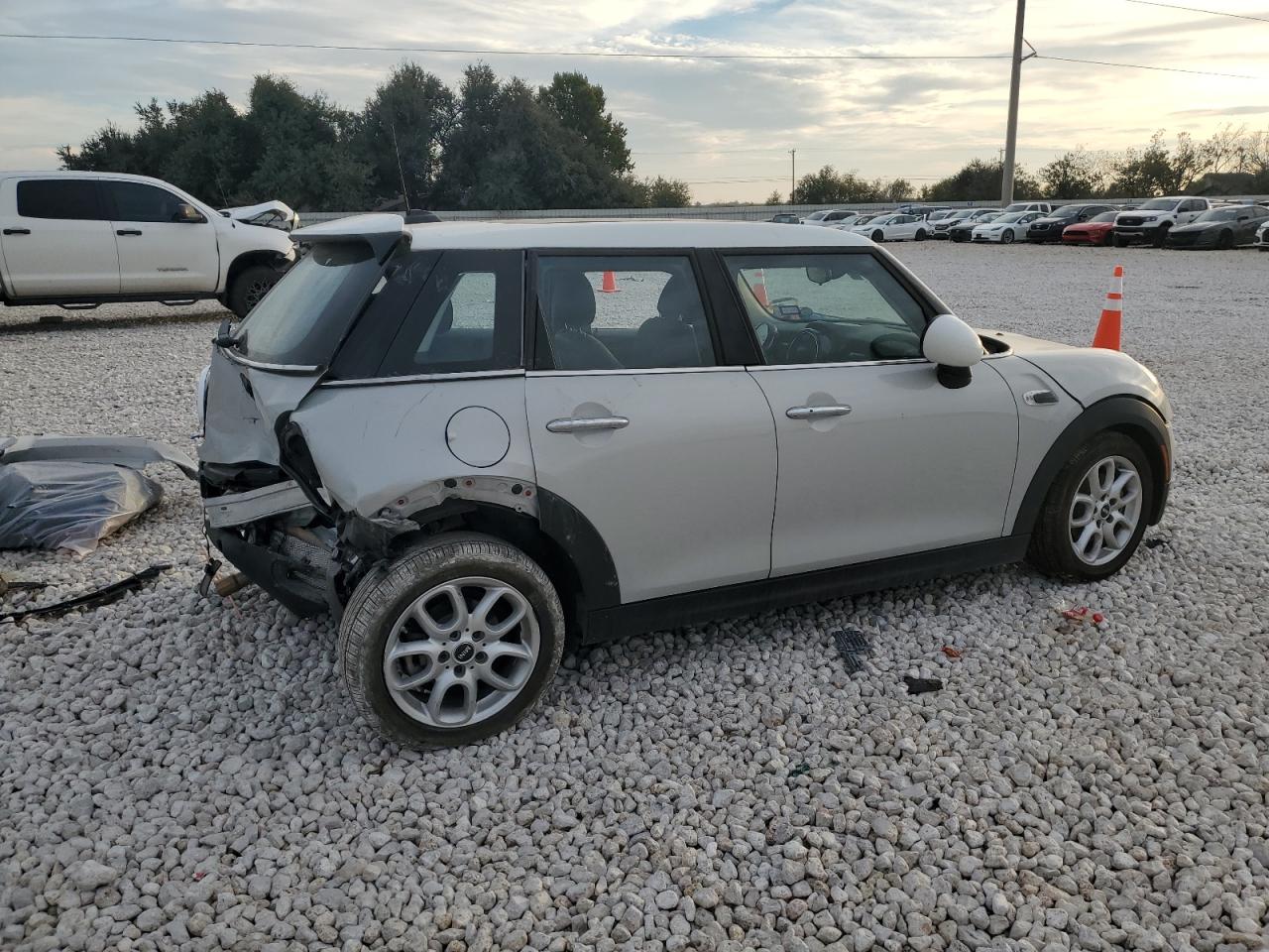 2019 MINI Cooper - Image 3