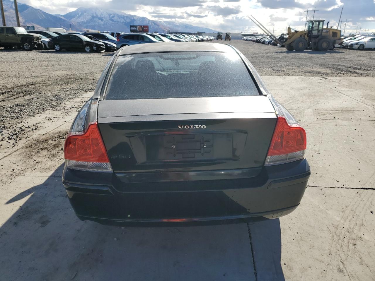 2005 Volvo S60 2.5T VIN: YV1RS592952484985 Lot: 81625004