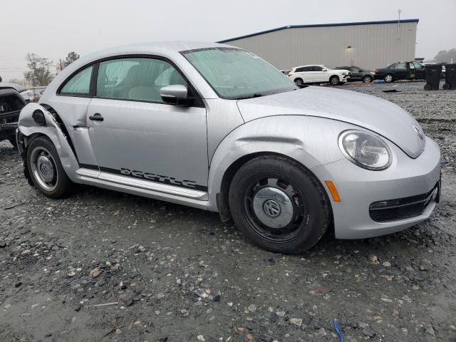  VOLKSWAGEN BEETLE 2015 Сріблястий