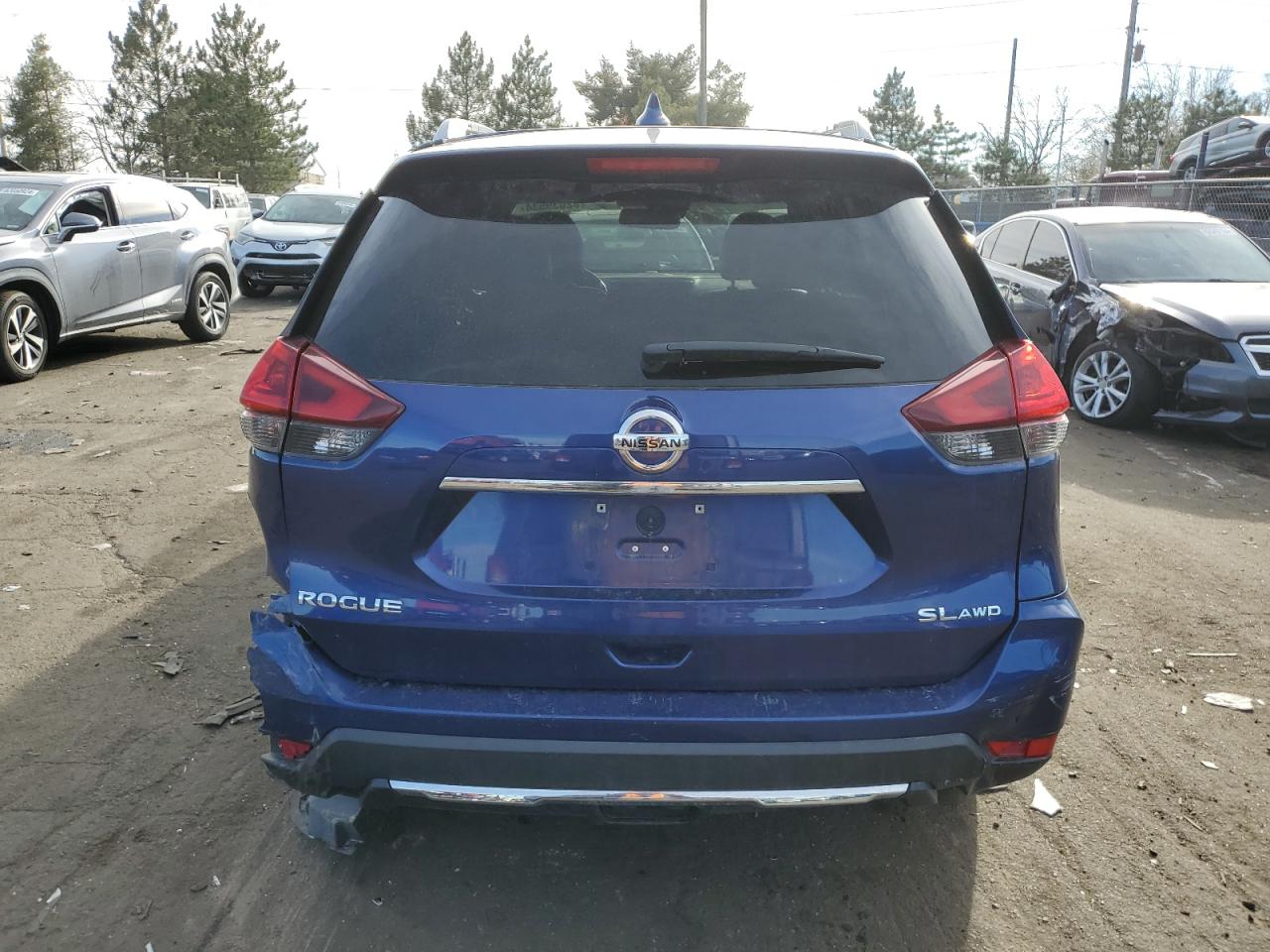 2018 Nissan Rogue - Image 6