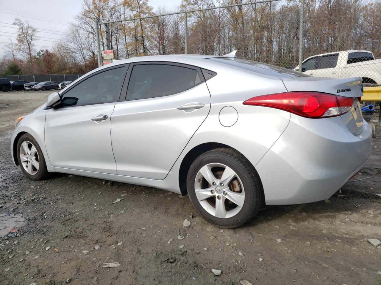 VIN 5NPDH4AE5DH381560 2013 HYUNDAI ELANTRA no.2