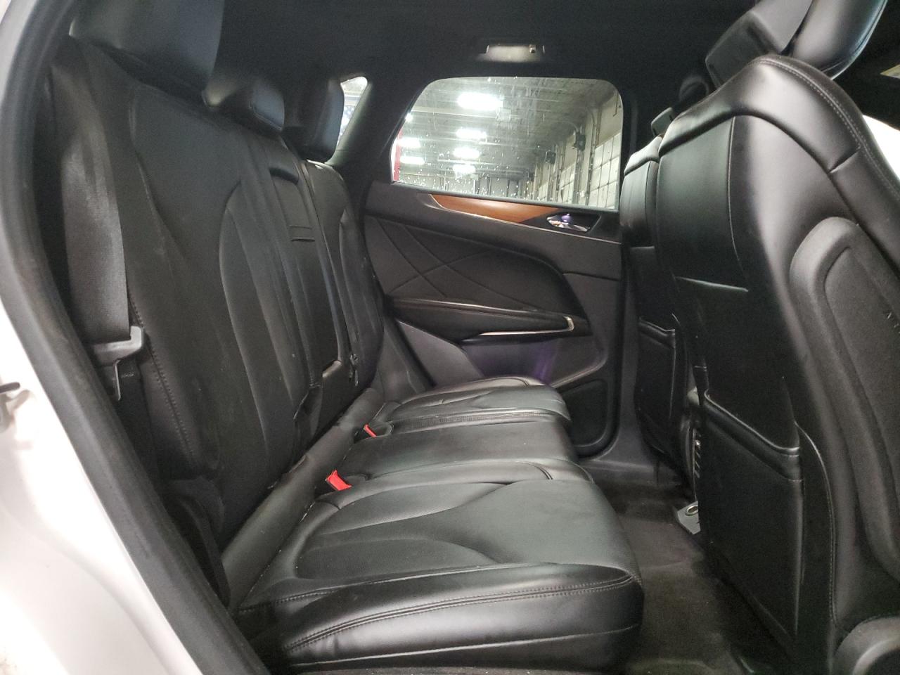 2015 Lincoln MKZ - Image 11