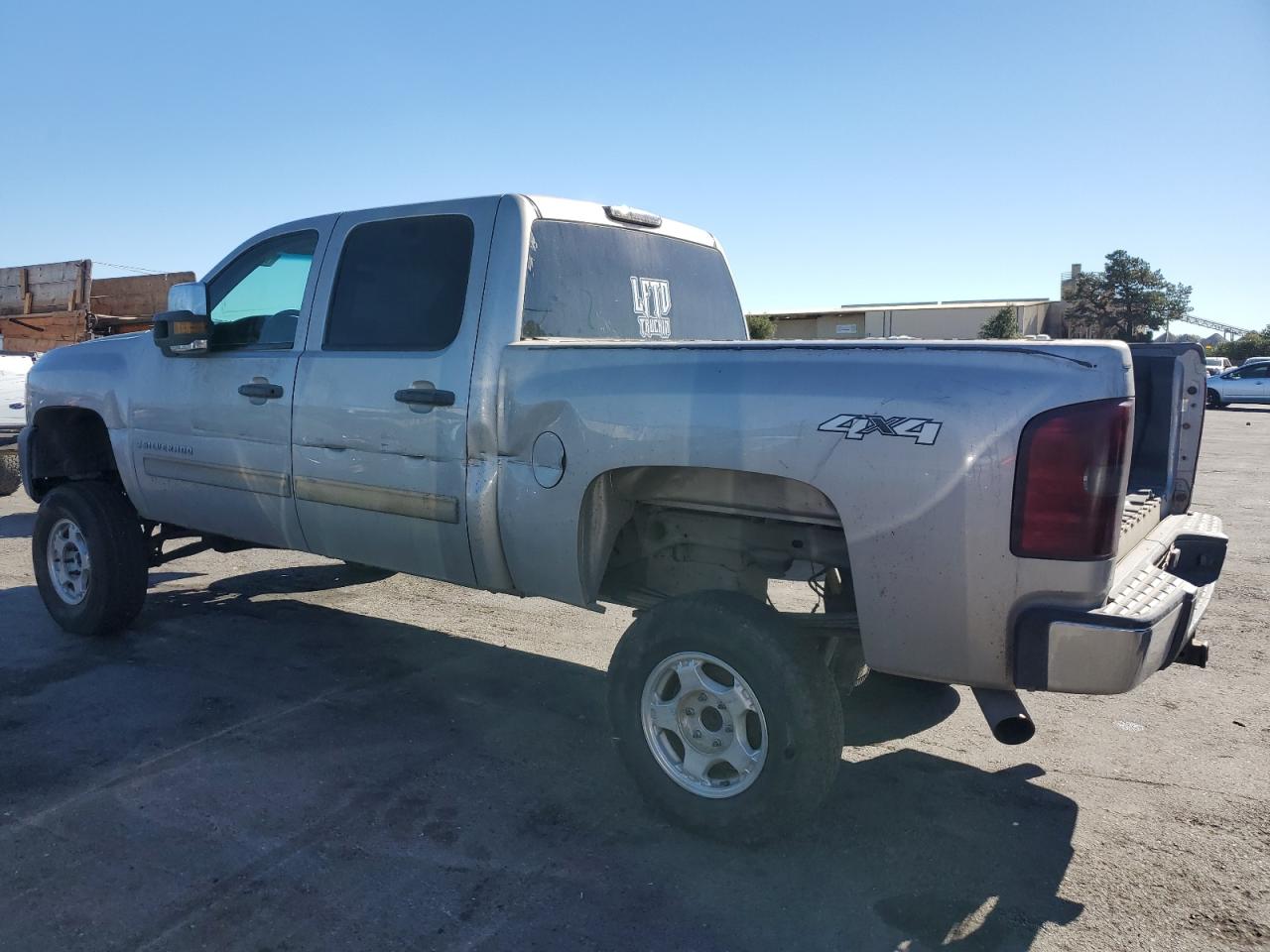 2009 Chevrolet Silverado - Image 2