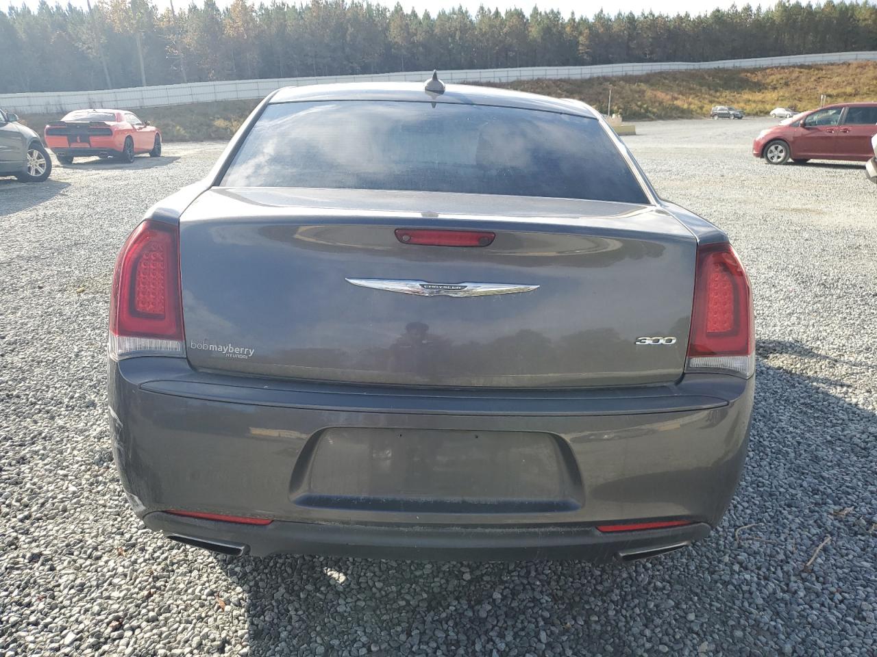 2018 Chrysler 300 - Image 6