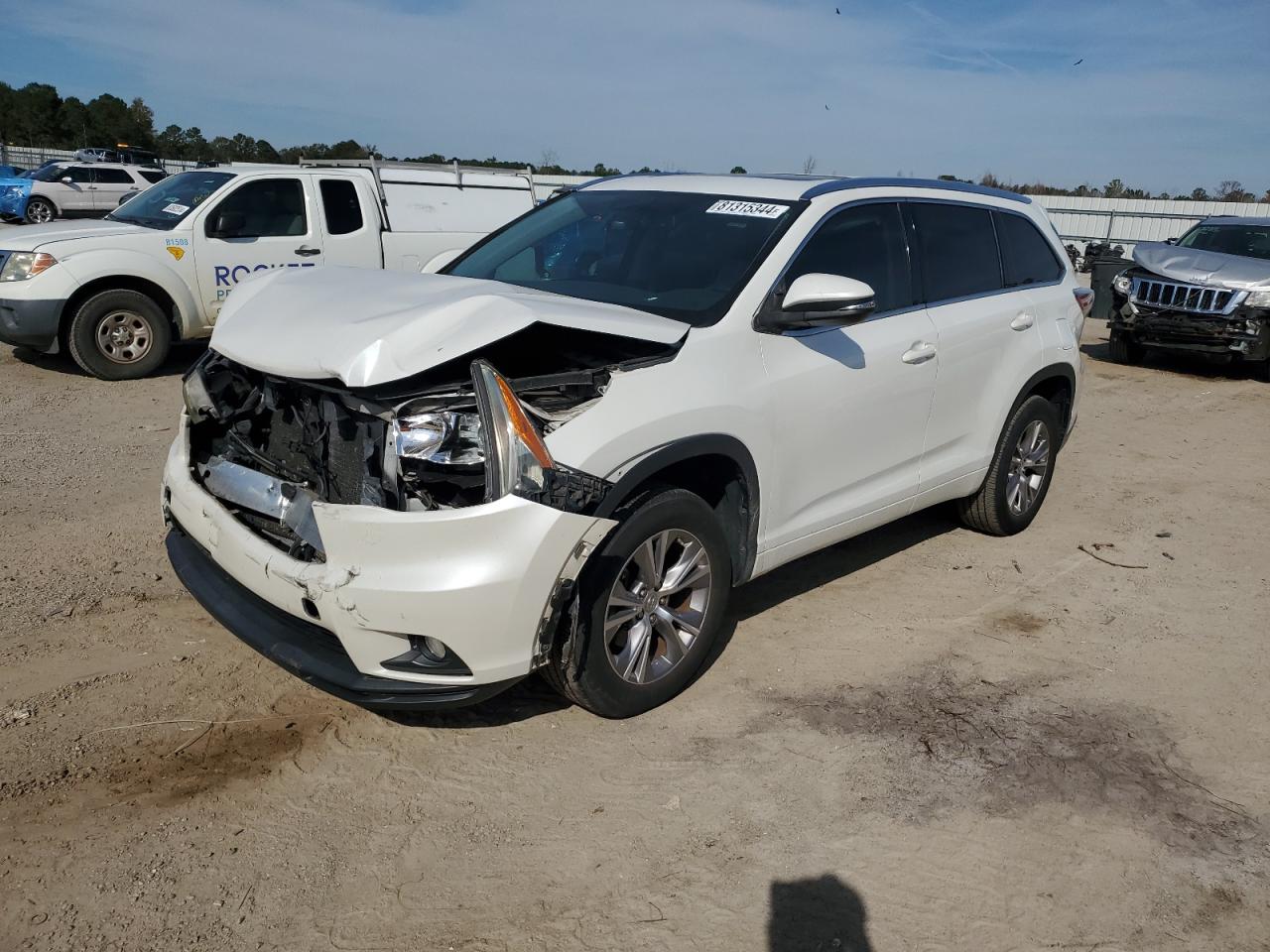 VIN 5TDKKRFHXFS098352 2015 TOYOTA HIGHLANDER no.1