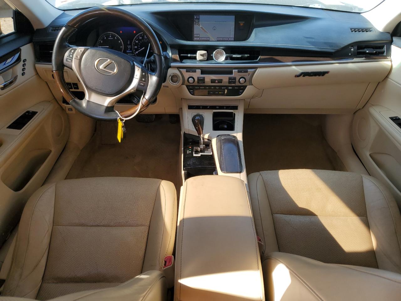 2014 Lexus ES - Image 8