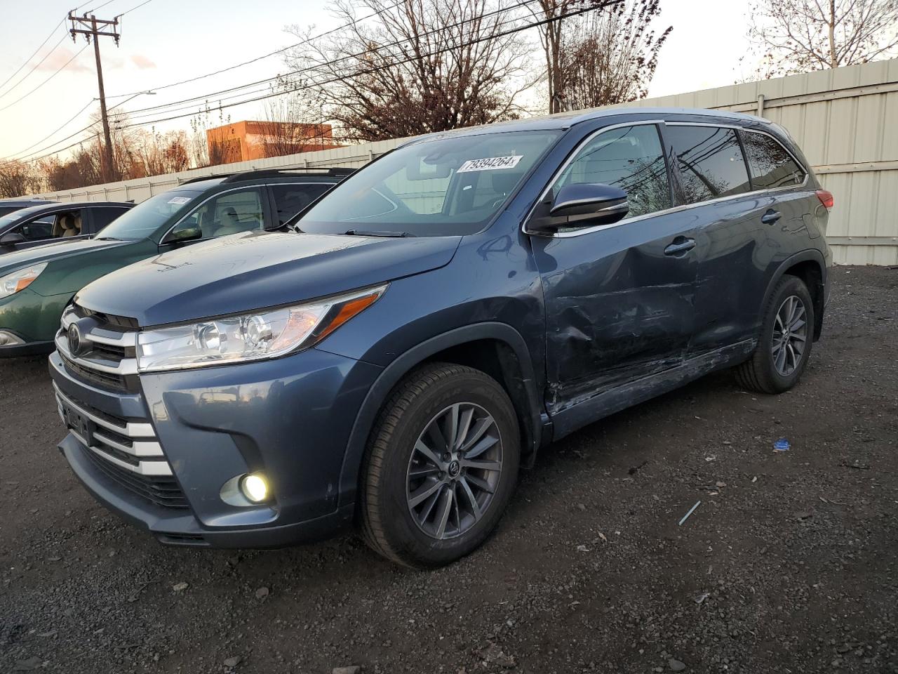 2017 TOYOTA HIGHLANDER