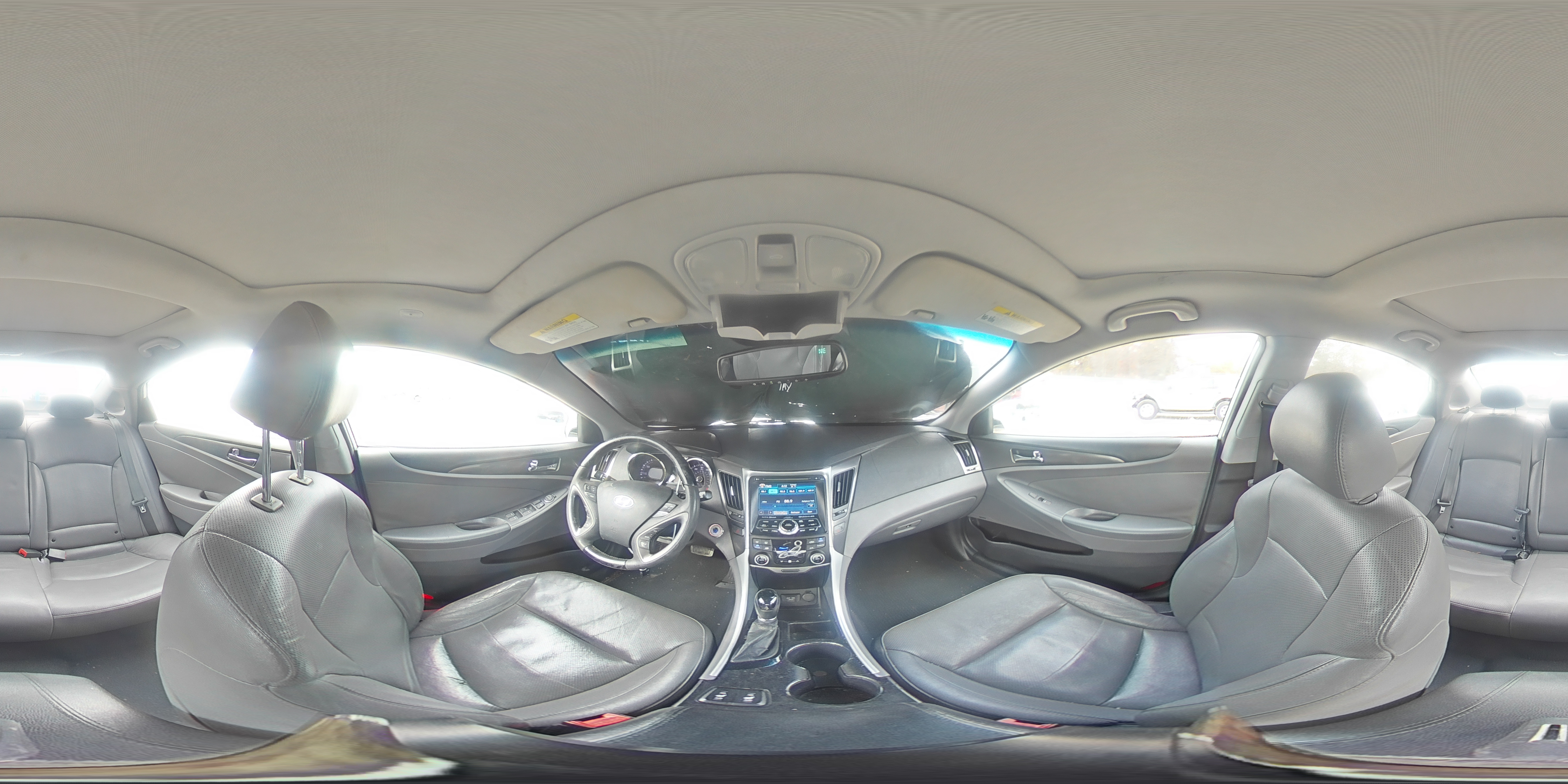 2011 Hyundai Sonata - Image 12