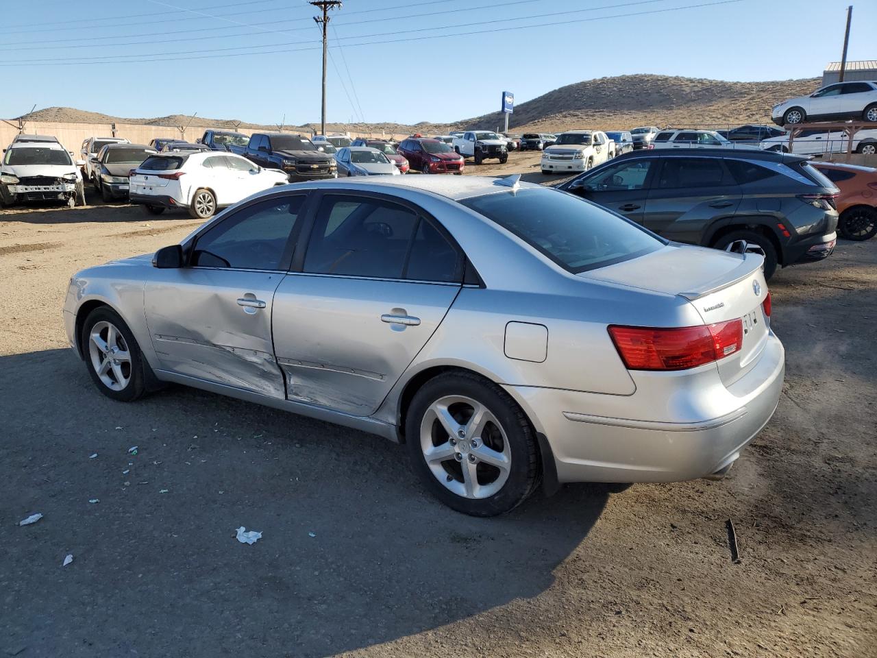 2009 Hyundai Sonata - Image 2