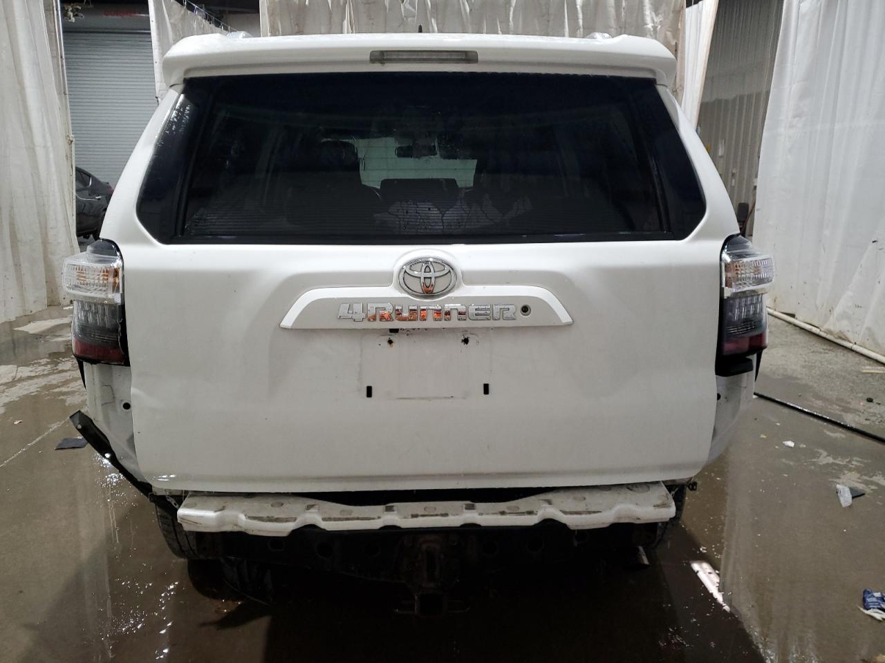 VIN JTEBU5JR3J5585681 2018 TOYOTA 4RUNNER no.6