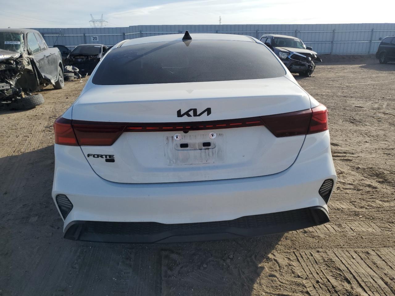 2023 Kia Forte Lx VIN: 3KPF24AD6PE586900 Lot: 82225344