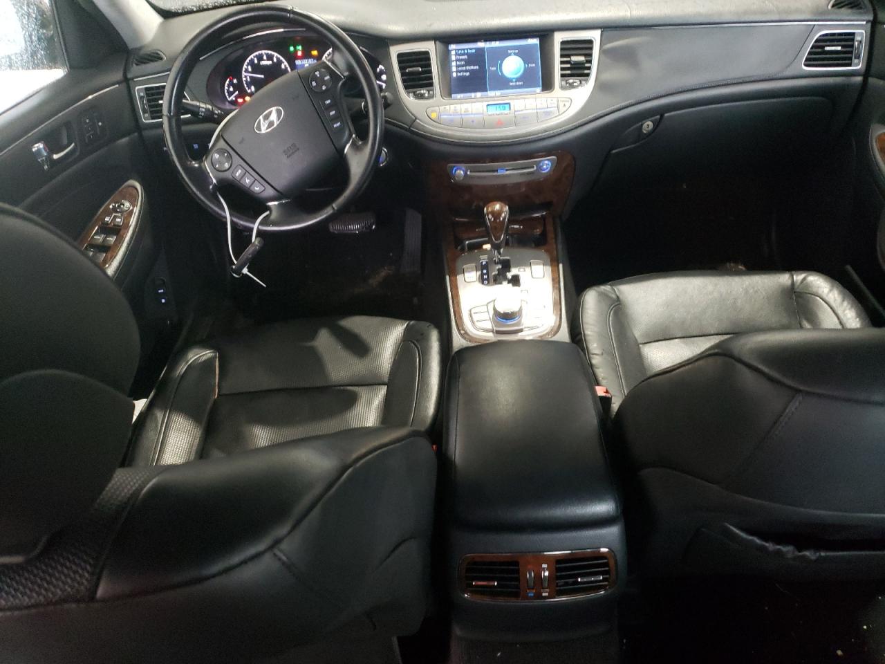 2009 Hyundai Genesis - Image 8