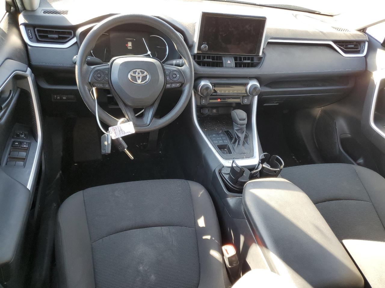 2023 Toyota RAV 4 - Image 8